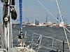 Rückfahrt nach Hamburg: Blick auf die Stadt vom Wasser aus