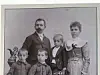 Opfer des Schiffsunglücks: Vater Rudolph Heininger (geb. 1867) und Sohn Gustav (geb. 1893, links stehend) gingen mit der „Primus“ unter.