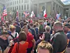 Neben Reichskriegs- wurden auch USA-Fahnen geschwenkt.