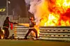Das Wunder von Bahrain: Formel-1-Pilot Romain Grosjean verlässt das Flammenmeer fast unverletzt.