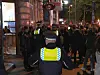 Die Polizei kontrollierte am ersten Abend mit geöffneten Bars und Restaurants.