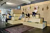Coworking-Spaces bieten neben Arbeitsplätzen auch die Möglichkeit, sich mit anderen Auszutauschen und ins Gespräch zu kommen.