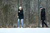 Sportchef Andreas Bornemann und Trainer Timo Schultz am Mittwoch am verschneiten Trainingsplatz