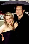 Zwischenzeitlich waren Carrey und Zellweger sogar verlobt, doch aus der Hochzeit wurde nichts.