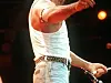 Der Leadsänger der britischen Rockgruppe Queen, Freddie Mercury (kl. Foto). Marc Martel gastiert heute mit seiner „One Vision of Queen“-Tribute-Show in der Barclaycard-Arena.