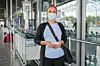 Nimet Pehlivan (50)fliegt nach Istanbul, um ihren kranken Vater zu besuchen.