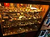 Vitrine mit den Schätzen von Helmut Schmidt