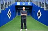 Davie Selke steht vor dem Tunnel des Volksparkstadions