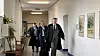 Angeklagter Arzt auf Gerichtsflur