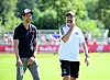 HSV-Vorstand Jonas Boldt und Trainer Tim Walter lachen