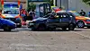 Auto fährt bei Stuntshow in Zuschauermenge - Verletzte