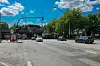 (Elbgaustraße im Bereich der S-Bahn-Haltestelle) Die Fahrbahn der Elbgaustraße soll saniert und die Straße für Radfahrer und Fußgänger umgebaut werden.