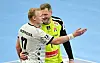Kiels Patrick Wiencek und Hamburgs Jogi Bitter treffen im Pokal aufeinander.