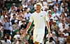 Alexander Zverev guckt in Wimbledon frustriert