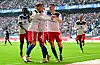 DIe HSV-Profis jubeln gegen Hannover