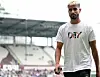 Elias Saad vor einem Heimspiel am Millerntor