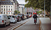 Der neue XXL-Radweg am Dammtordamm ist über zwei Meter breit und vom Autoverkehr baulich getrennt.