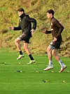 Im Training des FC St. Pauli mischte Luca Zander munter mit.