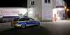 Einsatz vor einer Rewe-Filiale in Barmbek-Süd: Ein Mitarbeiter wurde von Unbekannten mit einem Messer verletzt.