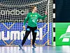 Die deutsche Handball-Torhüterin Katharina Filter jubelt im Spiel gegen Montenegro.