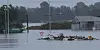 Die New-Windsor-Brücke in Australien ist vom Hochwasser des Nepean-Fluss überflutet.
