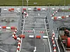 Das Tor, durch das der Geiselnehmer mit dem Auto fuhr, ist mittlerweile durch Poller geschützt.