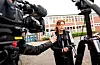 Karin Prien (CDU), Bildungsministerin von Schleswig-Holstein, hat die Walther-Lehmkuhl-Schule in Neumünster besucht, auf die die zwei im Zug getöteten Jugendlichen gingen.