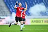 Hannovers Marcel Halstenberg feiert sein Tor gegen Braunschweig