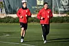 Holger Badstuber (l., hier mit Mario Gomez) startet seine Trainer-Karriere.