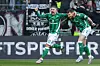 Oliver Burke jubelt nach seinem Tor mit Romano Schmid