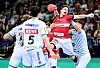 Leif Tissier vom HSV Hamburg wird beim Torwurf attackiert