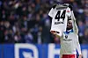 Jean-Luc Dompé zeigte nach seinem Tor das HSV-Trikot von Mario Vuskovic ins Stadion.