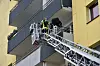Über eine Drehleiter betraten Feuerwehr- und Polizeikräfte die Wohnung des Mannes in Buxtehude.