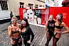Der Eingang zur Herbertstraße mit Werbeplakat