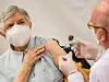 Eine Patientin wird geimpft. (Symbolbild)
