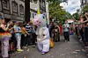 Aufnahme einer Person im Einhorn-Kostüm
