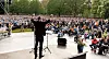Zu Beginn des 3. Deutschen Evangelischen Posaunentags spielen rund 15.000 Blechbläserinnen und -bläser auf dem Eröffnungsgottesdienst auf der Moorweide.