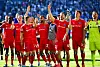 Die HSV-Profis bejubeln ihren Sieg in Rostock