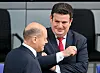 Mindestlohn steigt auf 12 Euro: Kanzler Olaf Scholz und Arbeitsminister Hubertus Heil (beide SPD) im Bundestag