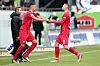 In Heidenheim spielten HSV-Stürmer Robert Glatzel (l.) und Rostock-Angreifer John Verhoek in einer Mannschaft.