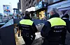 Mitarbeiter der S-Bahn Wache gehen in die S-Bahnstation Reeperbahn im Stadtteil St. Pauli. Die Mitarbeiter kontrollieren die Einhaltung der 3G-Regeln.