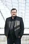 Uwe Ritzer ist Wirtschaftskorrespondent bei der Süddeutschen Zeitung und wurde mehrfach für seine investigativen Berichterstattungen ausgezeichnet.