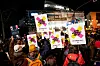 Menschen nehmen an der Kundgebung «Brandmauer statt Brandstiftung» von Amnesty International, Seebrücke und anderen Organisationen mit Schildern mit der Aufschrift «AfD Verbot jetzt» vor der CDU Zentrale teil.