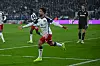 Immanuel Pherai bejubelt sein 1:0 für den HSV auf Schalke.