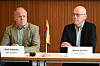 Ralf Schmitz (links), Chief Restructuring Officer und Unternehmenschef Bernd Eikens bei der Pressekonferenz zur Lage der Werft.