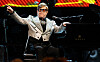 Der Superstar sagt tschüs: Elton John auf seiner Abschiedstour (Foto aus München Ende April – Fotografen waren bei seinem Konzert in Hamburg nicht zugelassen).