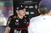Max Verstappen redet ins Mikrofon