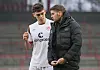 Marcel Beifus im Gespräch mit Trainer Fabian Hürzeler
