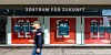 Auf dem leerstehenden Gebäude von „Karstadt Sports“ prangt nun der Schriftzug der Initiative „Zentrum für Zukunft“.