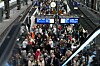 Ein vertrautes Bild am Hamburger Hauptbahnhof: Volle Bahnsteige, verspätete Züge.